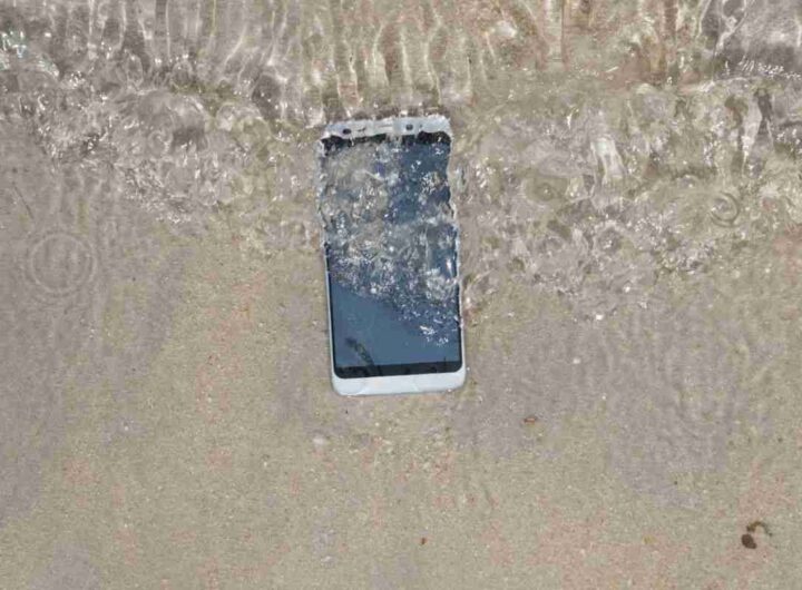 Cosa fare se la sabbia entra nel telefono?